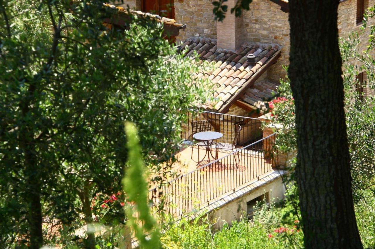 Agriturismo Le Case Ассизи Экстерьер фото